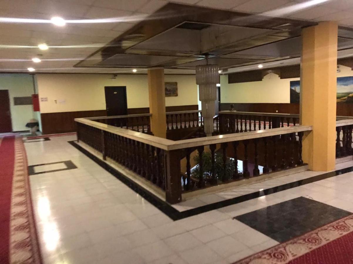 Al Aziziyah Hotel And Suites Chamis Muschait Exterior foto