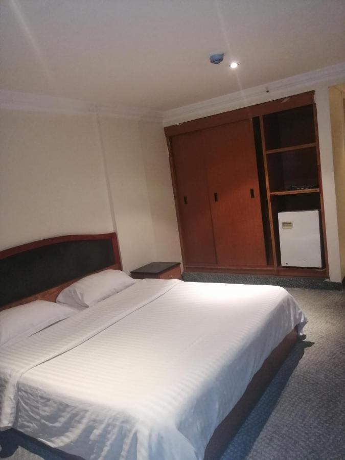 Al Aziziyah Hotel And Suites Chamis Muschait Exterior foto
